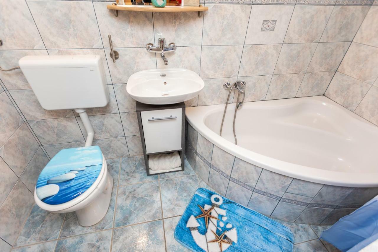 Apartman Verbenia Vrbnik Eksteriør bilde